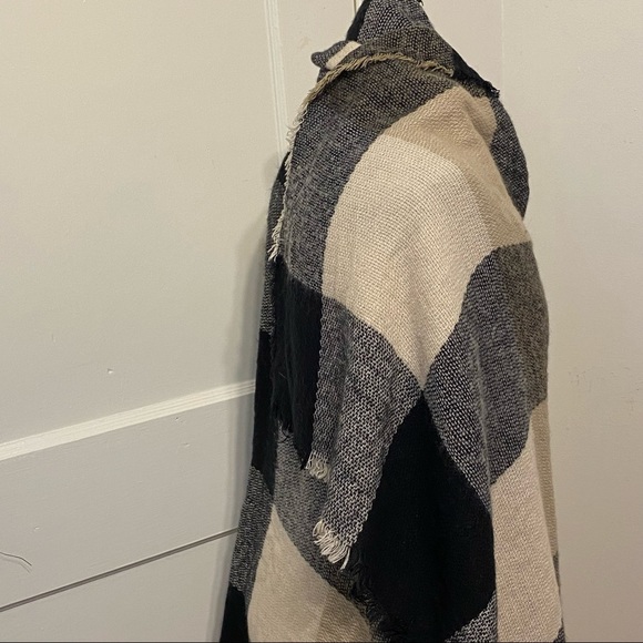 Large Neutral Colored Checked Plaid Blanket Scarf Shawl or Wrap - Picture 2 of 9